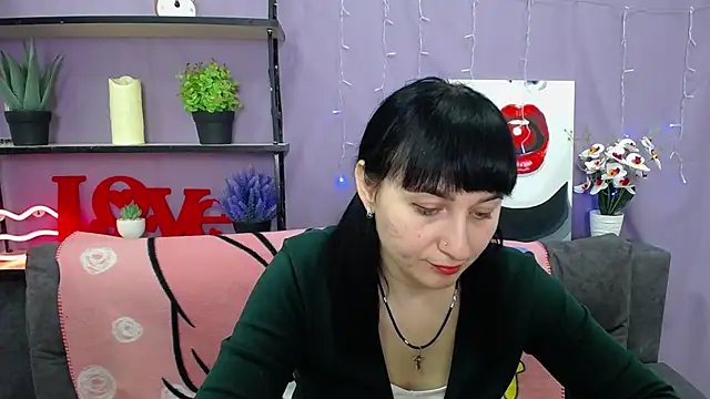 NinaFlawlees online show from March 13, 7:06 pm