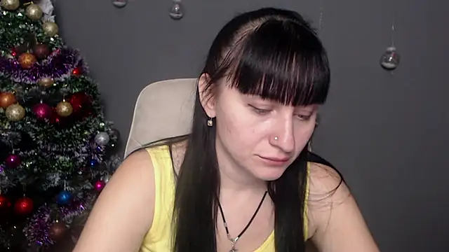 NinaFlawlees online show from December 15, 1:06 pm