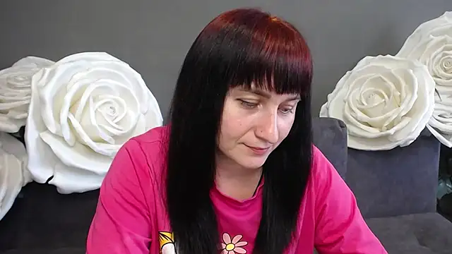 NinaFlawlees online show from September 14, 12:05 pm