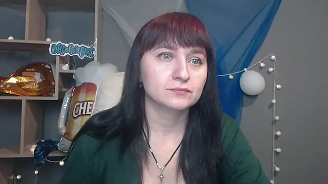 NinaFlawlees online show from October 10, 11:55 am