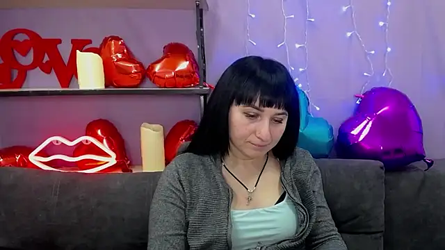 NinaFlawlees online show from March 1, 1:11 am