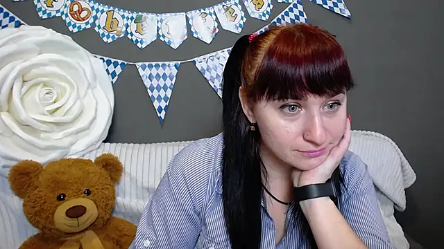 NinaFlawlees online show from October 6, 12:06 pm