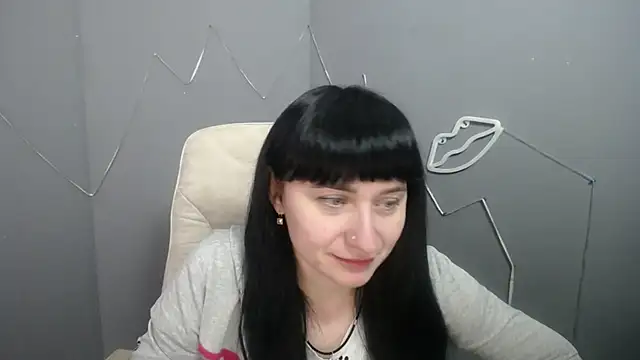 NinaFlawlees online show from April 10, 12:12 pm