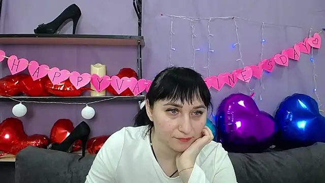 NinaFlawlees online show from February 6, 2:33 am