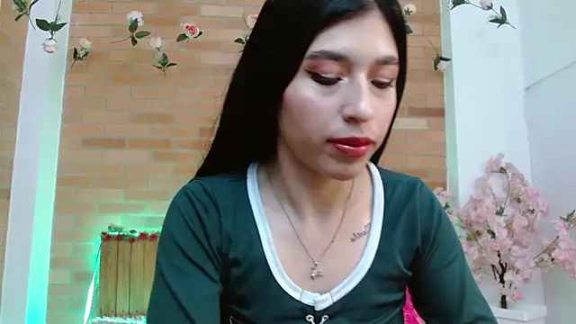 adriscute online show from June 10, 2:46 am