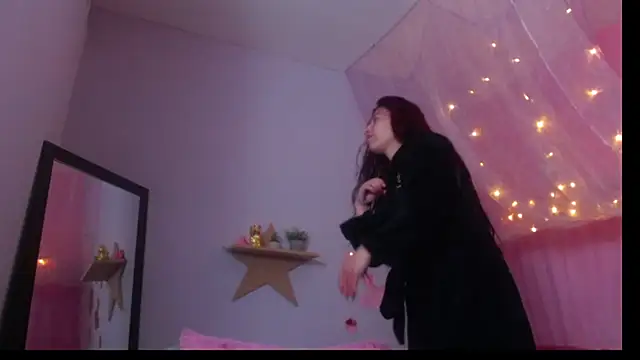 adriscute online show from May 23, 2:21 am
