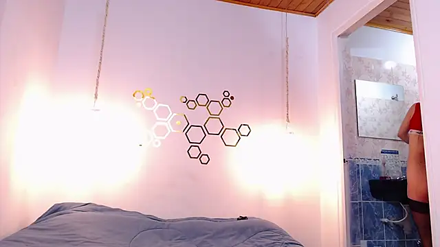 adriscute online show from March 21, 3:01 am