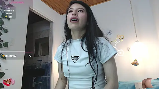 adriscute online show from February 21, 11:32 pm