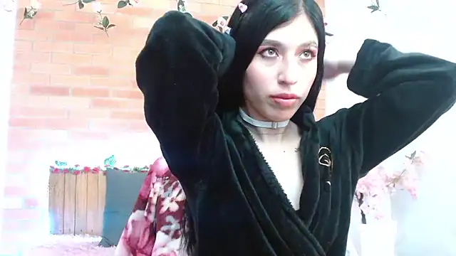 adriscute online show from June 19, 2:50 am