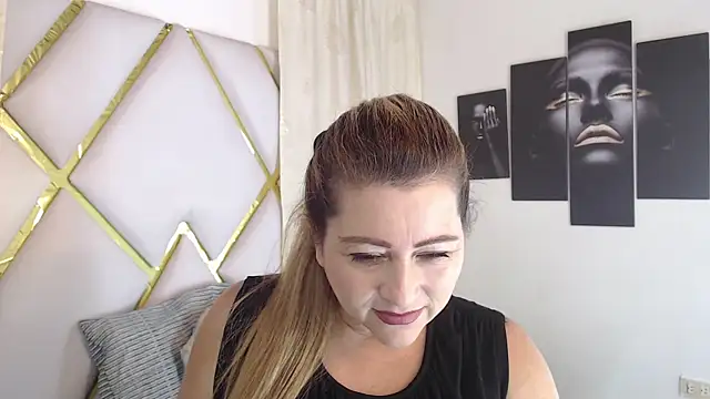 Danna Wester online show from February 9, 6:47 pm