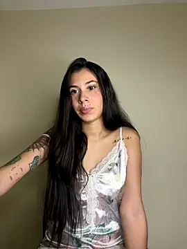 Snapshot of alia_bashar chatting on October 16, 2:09 am alia bashar online show from October 16, 2:09 am