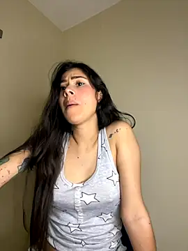 Snapshot of alia_bashar chatting on October 6, 2:35 am alia bashar online show from October 6, 2:35 am