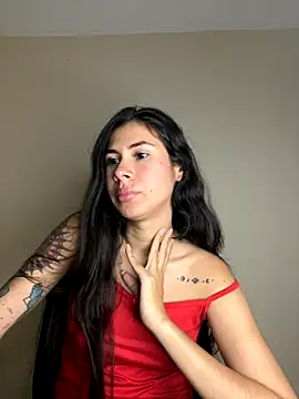 Snapshot of alia_bashar chatting on October 7, 2:01 am alia bashar online show from October 7, 2:01 am