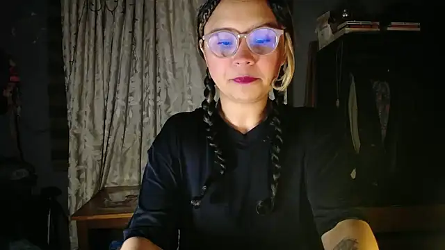 Hathorlove online show from December 5, 8:24 am