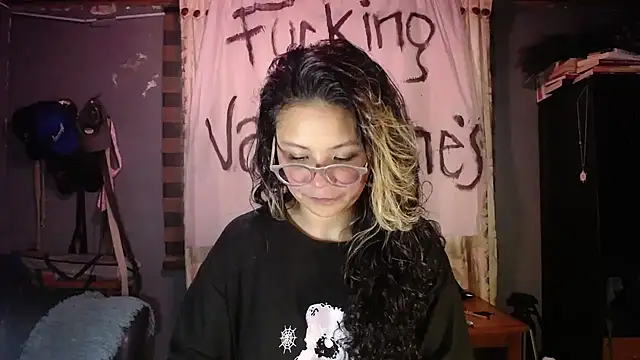 Hathorlove online show from February 12, 9:58 pm