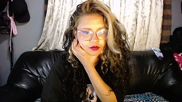 Snapshot of Hathorlove chatting on January 7, 11:14 pm Hathorlove online show from January 7, 11:14 pm