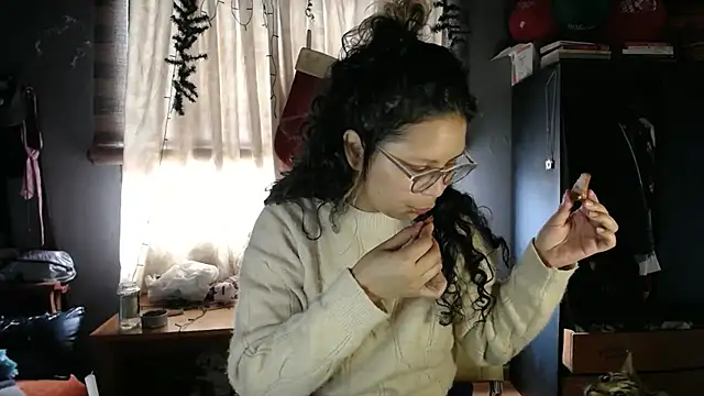 Hathorlove online show from December 20, 7:28 pm