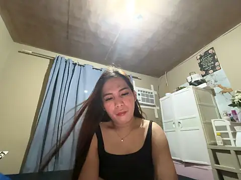 Snapshot of Msyensmith chatting on June 12, 10:13 am Msyensmith online show from June 12, 10:13 am