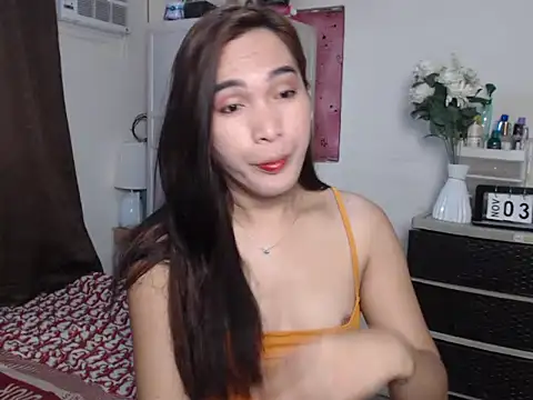 Snapshot of Msyensmith chatting on November 3, 4:50 am Msyensmith online show from November 3, 4:50 am