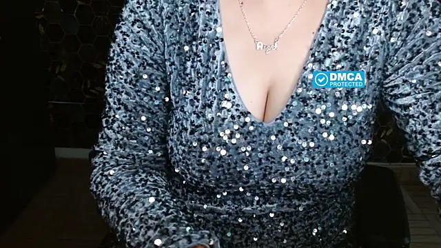 Snapshot of KinderrJoy chatting on February 3, 4:43 am KinderrJoy online show from February 3, 4:43 am