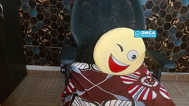 Snapshot of KinderrJoy chatting on January 8, 5:35 am KinderrJoy online show from January 8, 5:35 am