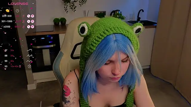 Snapshot of zelda_1 chatting on October 22, 12:15 pm zelda 1 online show from October 22, 12:15 pm