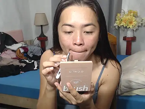 yournewgirldiana online show from January 17, 11:47 am