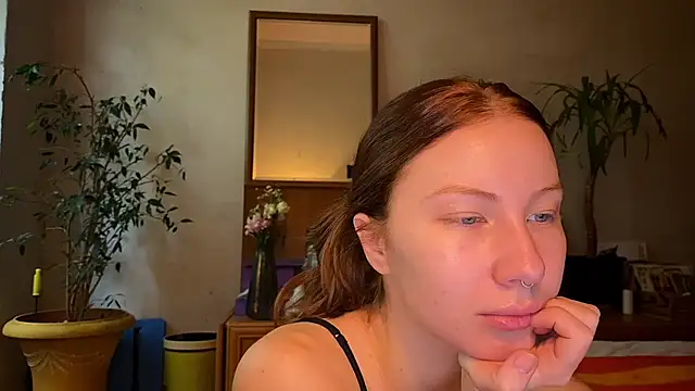 Snapshot of elfess chatting on October 5, 6:48 am elfess online show from October 5, 6:48 am