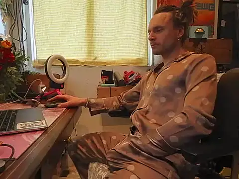 Snapshot of rexflexxx chatting on November 22, 8:46 am rexflexxx online show from November 22, 8:46 am