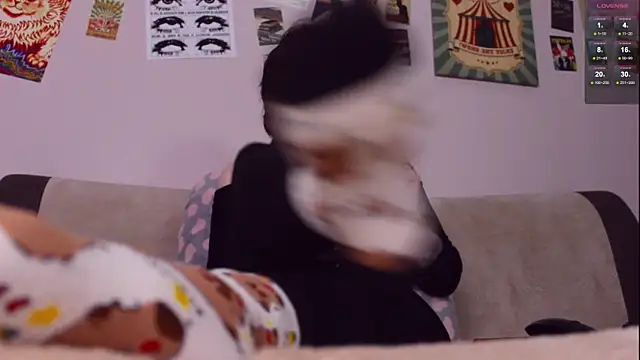 Luna Blake online show from January 7, 2:00 pm