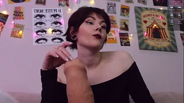 Luna Blake online show from April 24, 3:36 pm