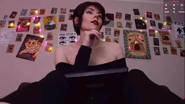 Luna Blake online show from May 27, 5:20 pm