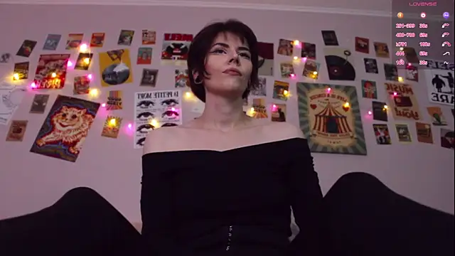 Luna Blake online show from June 21, 5:52 pm