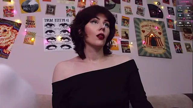 Luna Blake online show from March 19, 1:44 pm