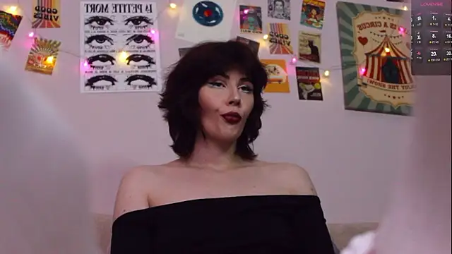 Luna Blake online show from March 25, 2:27 pm