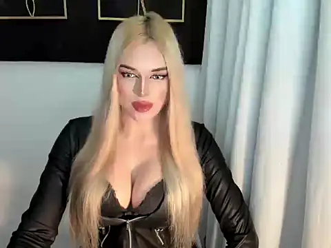 Snapshot of hotstellacumxxx chatting on October 11, 8:43 pm hotstellacumxxx online show from October 11, 8:43 pm