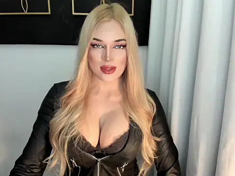 Snapshot of hotstellacumxxx chatting on October 2, 2:42 pm hotstellacumxxx online show from October 2, 2:42 pm