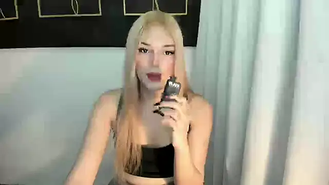 Snapshot of hotstellacumxxx chatting on September 28, 2:02 pm hotstellacumxxx online show from September 28, 2:02 pm