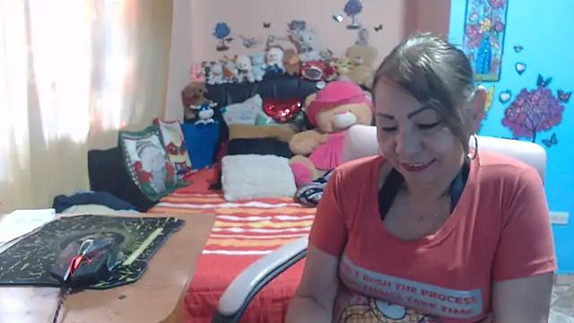 Snapshot of milfeddy_ chatting on November 9, 12:53 pm milfeddy online show from November 9, 12:53 pm