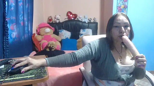 Snapshot of milfeddy_ chatting on February 19, 3:38 pm milfeddy online show from February 19, 3:38 pm