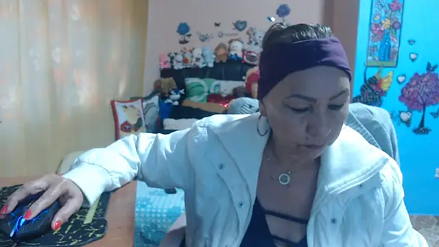 Snapshot of milfeddy_ chatting on November 17, 12:53 pm milfeddy online show from November 17, 12:53 pm