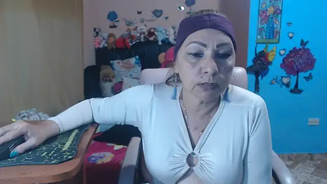 milfeddy  online show from May 18, 12:11 am