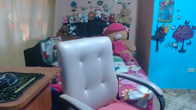 Snapshot of milfeddy_ chatting on November 23, 9:03 pm milfeddy online show from November 23, 9:03 pm