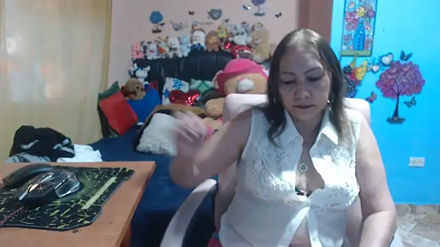 Snapshot of milfeddy_ chatting on October 15, 8:28 pm milfeddy online show from October 15, 8:28 pm
