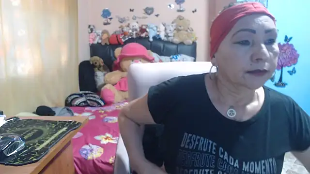 milfeddy  online show from May 20, 9:01 pm