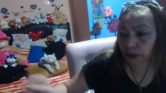 Snapshot of milfeddy_ chatting on March 12, 9:13 pm milfeddy online show from March 12, 9:13 pm