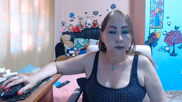Snapshot of milfeddy_ chatting on June 10, 7:37 pm milfeddy online show from June 10, 7:37 pm