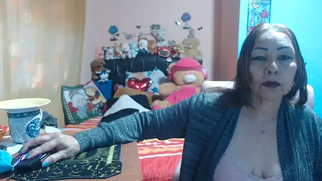 Snapshot of milfeddy_ chatting on November 6, 12:20 pm milfeddy online show from November 6, 12:20 pm