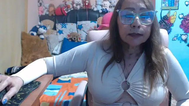 Snapshot of milfeddy_ chatting on July 6, 12:28 am milfeddy online show from July 6, 12:28 am
