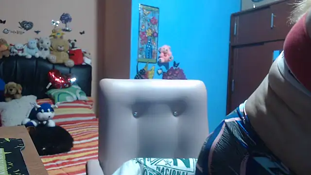 Snapshot of milfeddy_ chatting on March 18, 9:10 pm milfeddy online show from March 18, 9:10 pm